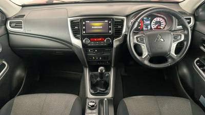 2019 MITSUBISHI TRITON interior