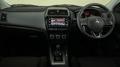 2019 MITSUBISHI ASX interior
