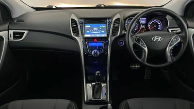 2015 HYUNDAI I30 interior