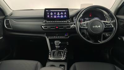 2021 KIA SELTOS interior