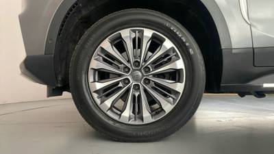 2022 LDV D90 gallery
