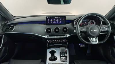 2022 KIA STINGER interior