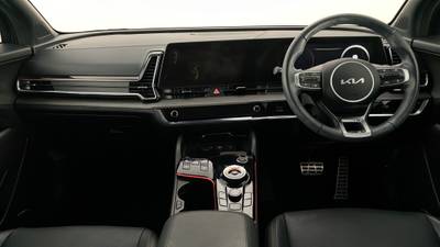 2022 KIA SPORTAGE interior