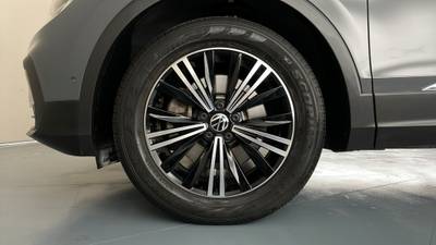 2021 VOLKSWAGEN TIGUAN gallery