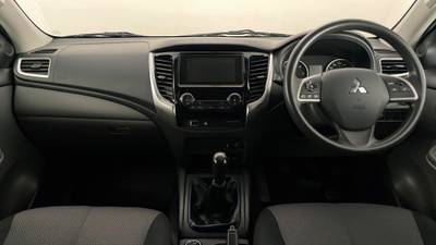 2018 MITSUBISHI TRITON interior
