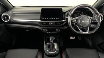 2022 KIA CERATO interior