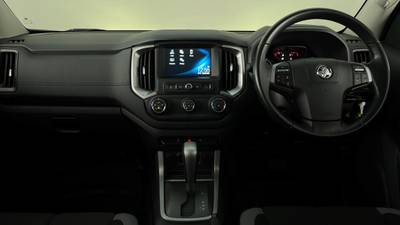 2019 HOLDEN COLORADO interior