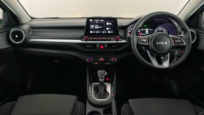 2023 KIA CERATO interior