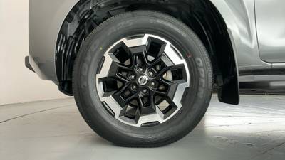 2021 NISSAN NAVARA gallery