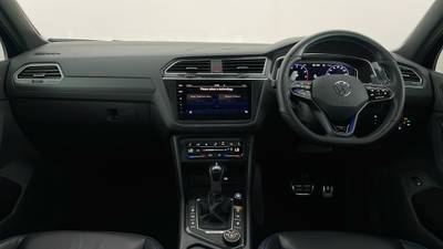 2023 VOLKSWAGEN TIGUAN interior