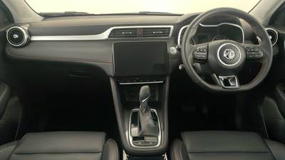 2024 MG ZST interior