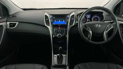 2016 HYUNDAI I30 interior