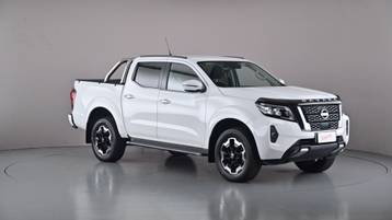 2021 NISSAN NAVARA