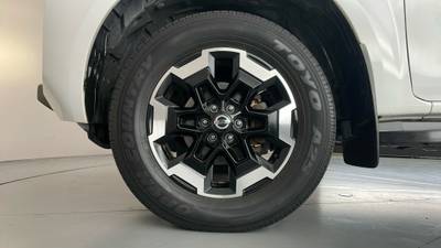 2021 NISSAN NAVARA gallery