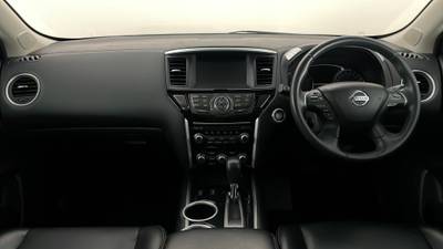 2017 NISSAN PATHFINDER interior