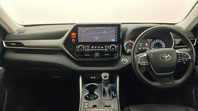 2023 TOYOTA KLUGER interior