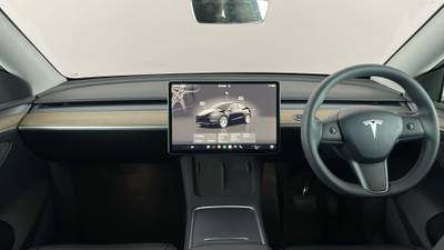 2023 TESLA MODEL Y interior