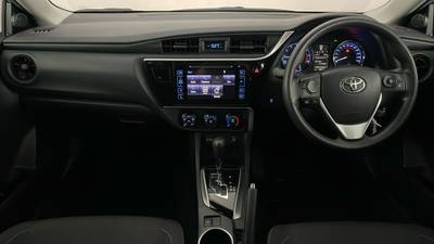 2019 TOYOTA COROLLA interior