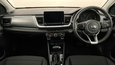 2021 KIA STONIC interior