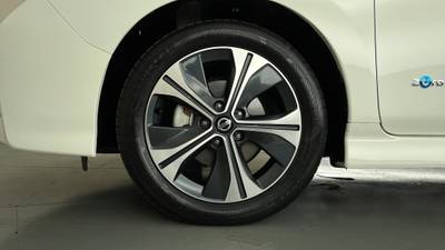 2019 NISSAN LEAF gallery