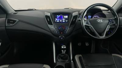 2013 HYUNDAI VELOSTER interior