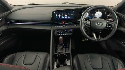 2022 Hyundai i30 interior