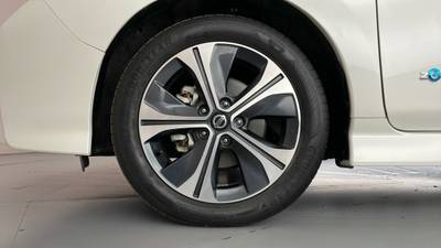 2022 NISSAN LEAF gallery