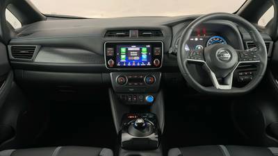 2022 NISSAN LEAF interior