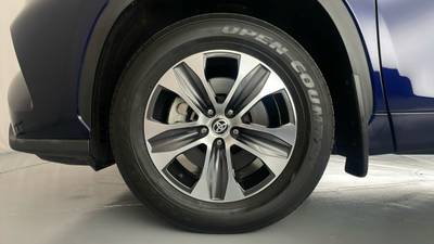 2023 TOYOTA KLUGER gallery