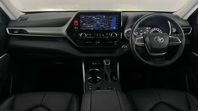 2023 TOYOTA KLUGER interior
