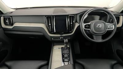 2019 VOLVO XC60 interior