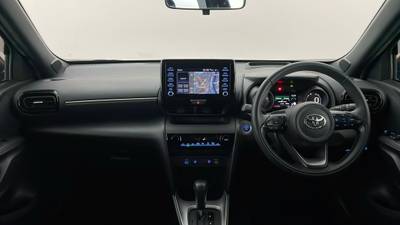2022 TOYOTA YARIS CROSS interior