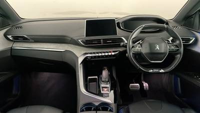 2018 PEUGEOT 3008 interior