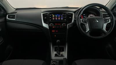 2020 MITSUBISHI TRITON interior