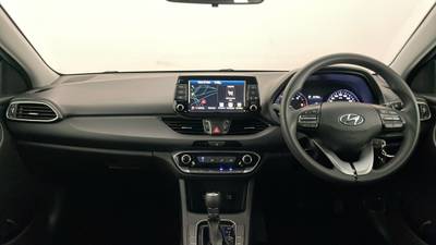 2017 HYUNDAI I30 interior