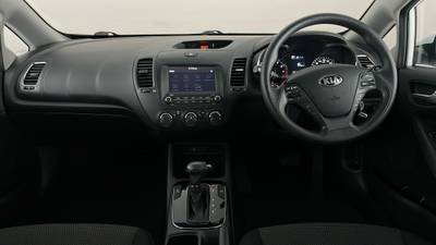 2018 KIA CERATO interior