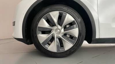 2023 Tesla Model Y gallery