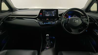 2018 TOYOTA C-HR interior