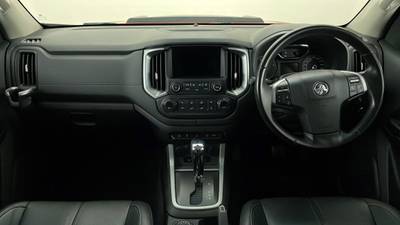 2018 HOLDEN COLORADO interior