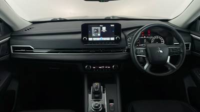 2022 MITSUBISHI OUTLANDER interior