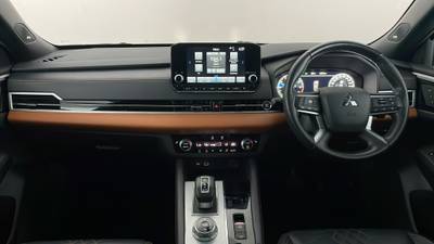 2022 MITSUBISHI OUTLANDER interior