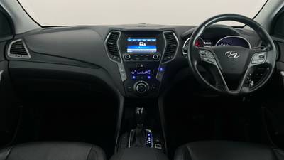 2017 Hyundai Santa Fe interior