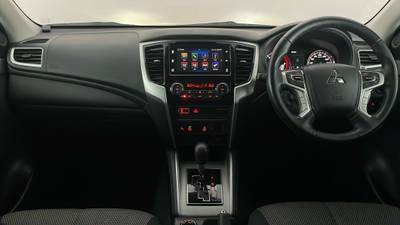 2019 MITSUBISHI TRITON interior