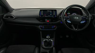 2018 HYUNDAI I30 interior