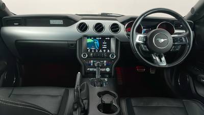 2017 FORD MUSTANG interior