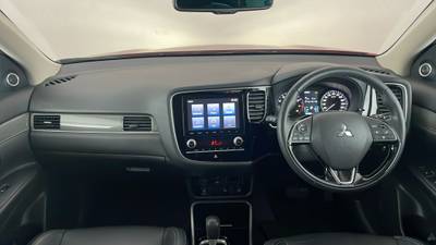 2019 MITSUBISHI OUTLANDER interior