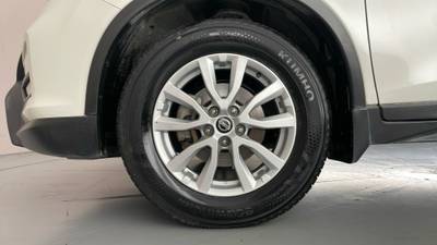 2017 NISSAN X-TRAIL gallery