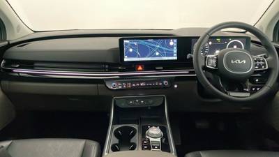 2024 KIA CARNIVAL interior