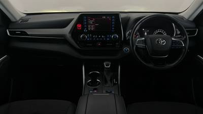 2021 TOYOTA KLUGER interior