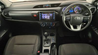 2017 TOYOTA HILUX interior